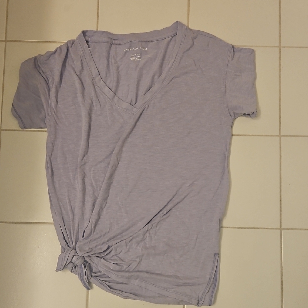 American Eagle Outfitters Light Purple V-Neck Short Sleeve Tee
